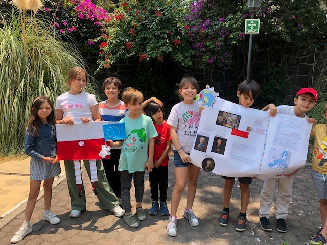 Obchody majowe w szkole w Meksyku